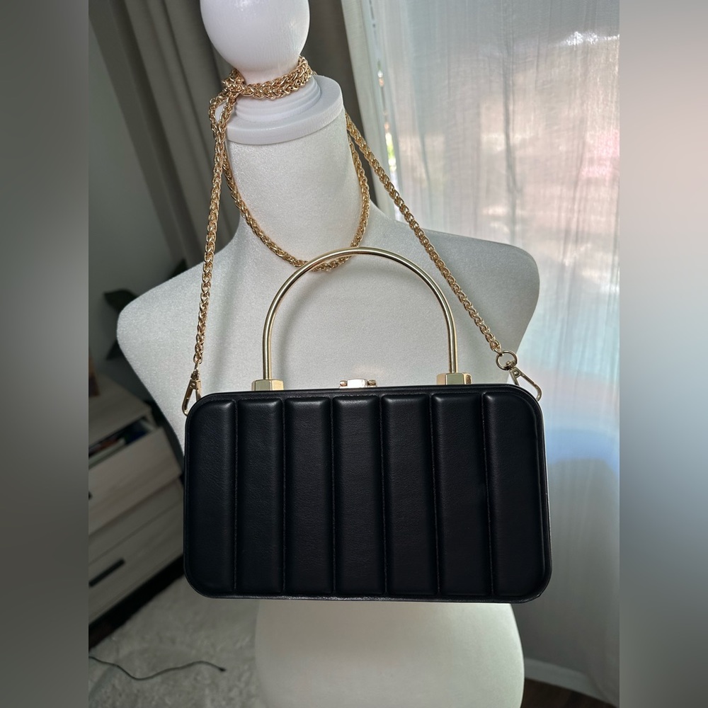 Box clutch with gold handle and gold chain strap - Picture 6 of 6
